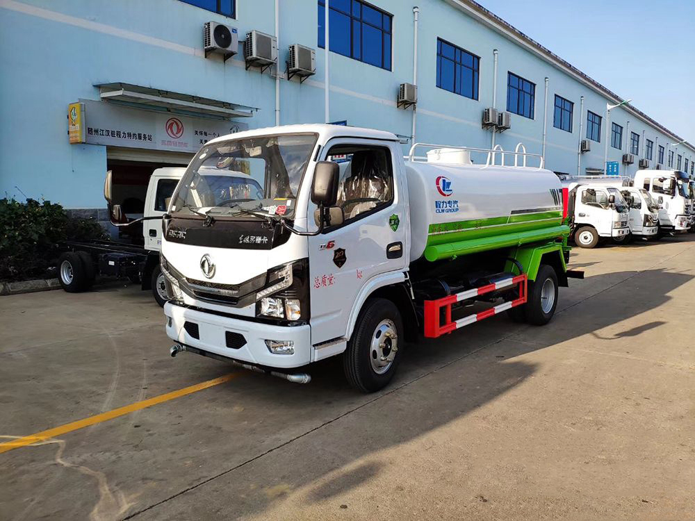 國(guó)六5方東風(fēng)小多利卡D6灑水車(chē)