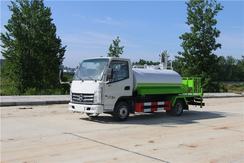 國(guó)六凱馬3方灑水車(chē)汽油版